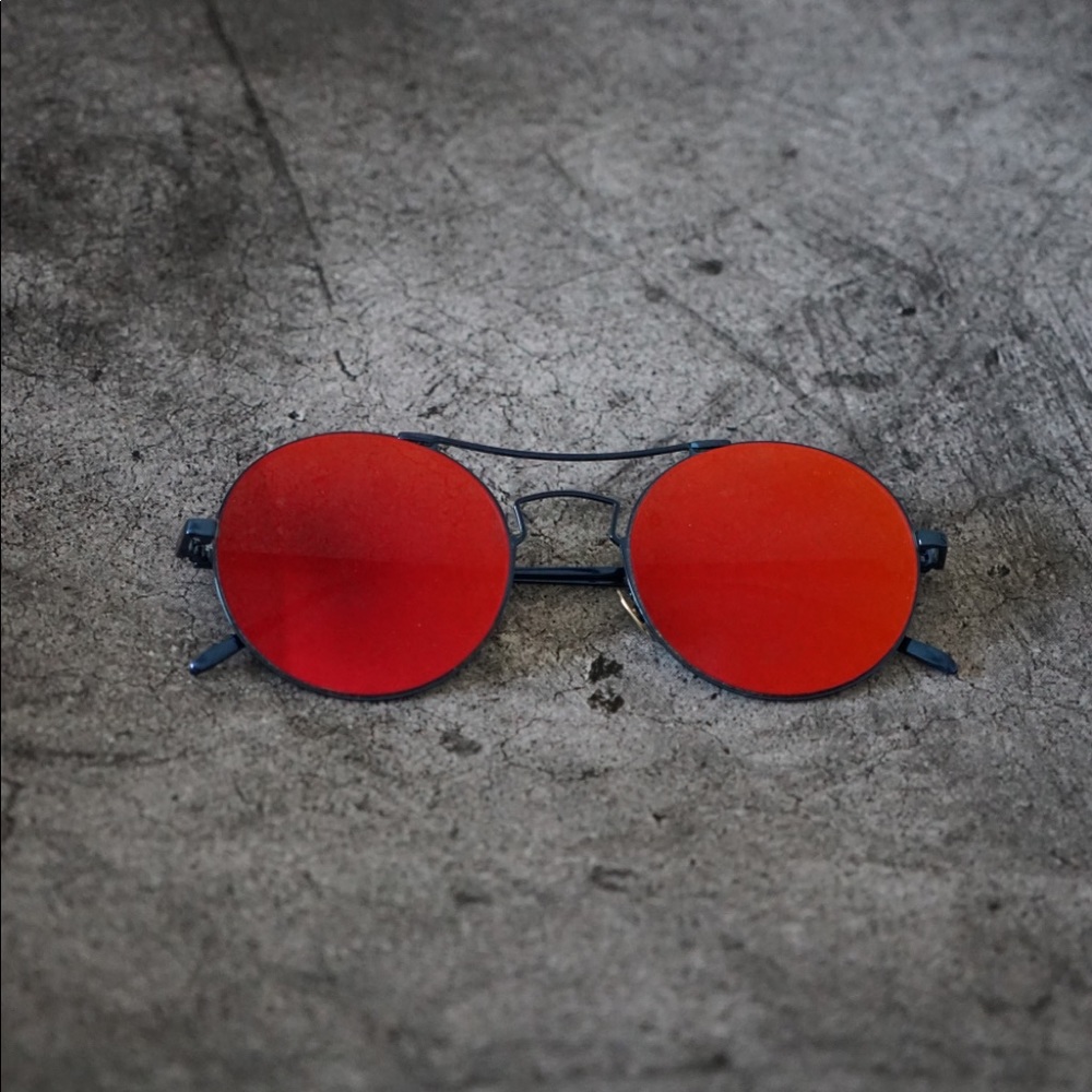 Shevoke THE ISLAND MUSTIQUE RED round sunnies